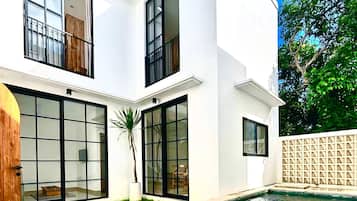 Kolam renang outdoor