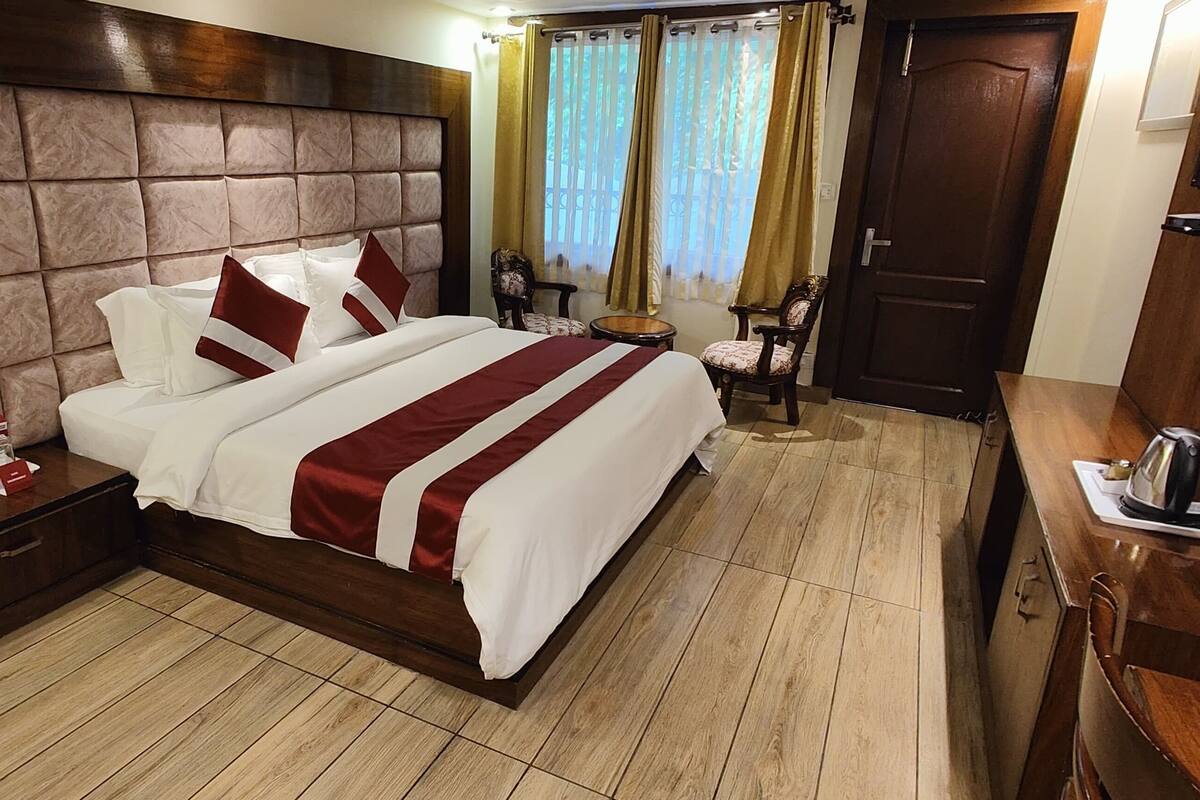 Heritage Supreme Room | Iron/ironing board, WiFi (free)