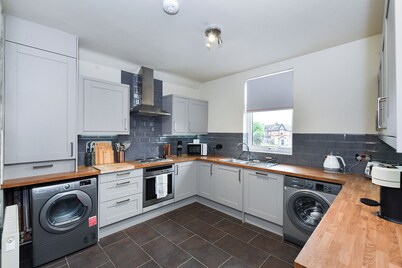 Fairview Boutique Apartment B - 2BR Gem in West Bridgford Centre