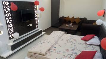 Deluxe Room | 1 bedroom, free WiFi, bed sheets