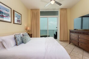 3 bedrooms, desk, iron/ironing board, travel cot - Sapphire 2605 - By GISO Vacation Rentals (South Padre Island)