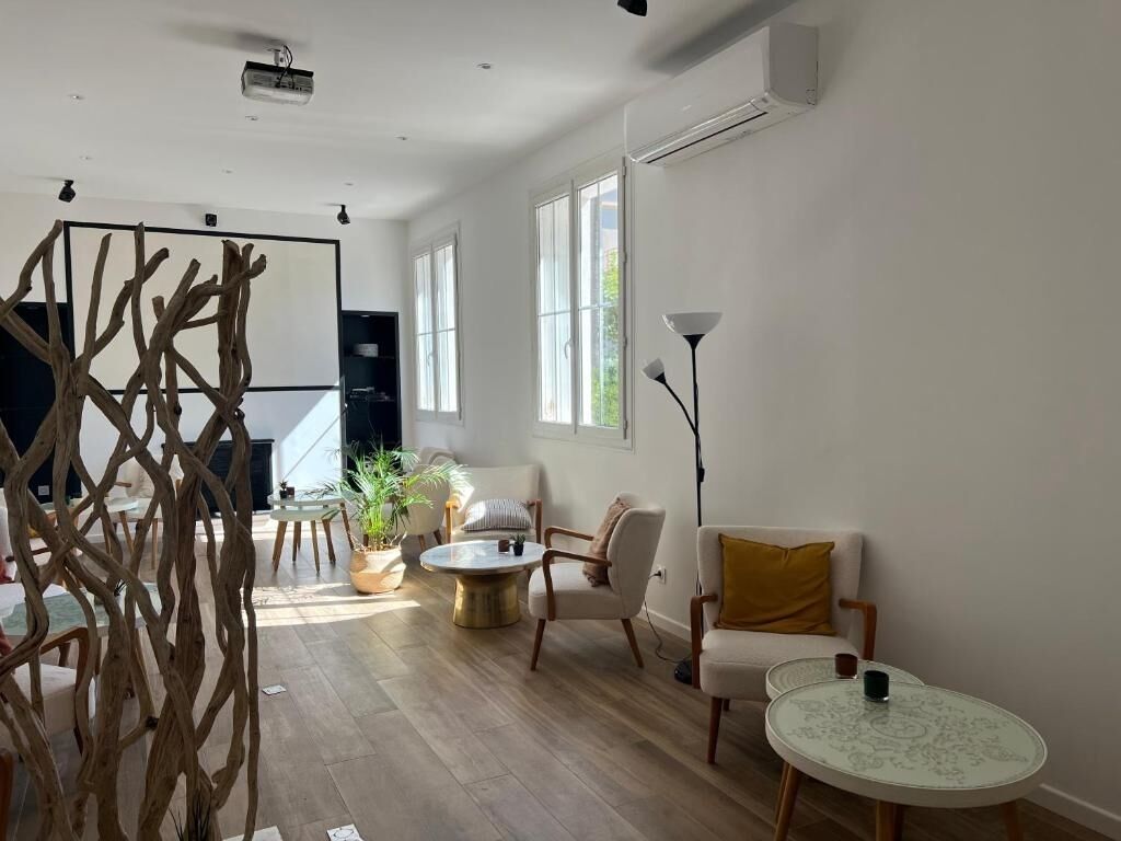 Hotel Comfort Seconds From Sand! Relax W/ Terrace And Lush Garden - Sanary-sur-Mer