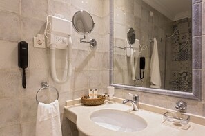 Standard Double Room | Bathroom | Bathtub, designer toiletries, hair dryer, bathrobes