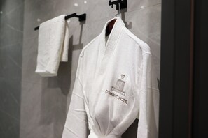 Deluxe Room, City View | Bathroom | Slippers