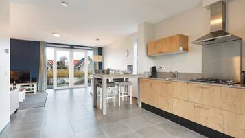 KĂŒhlschrank, Mikrowelle, Ofen, Herdplatte