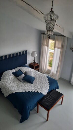 5 bedrooms, desk, iron/ironing board, WiFi - Scala House (Bonas)