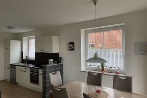 Fridge, oven, stovetop