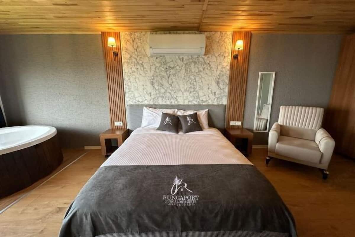 3 bedrooms, premium bedding, minibar, soundproofing