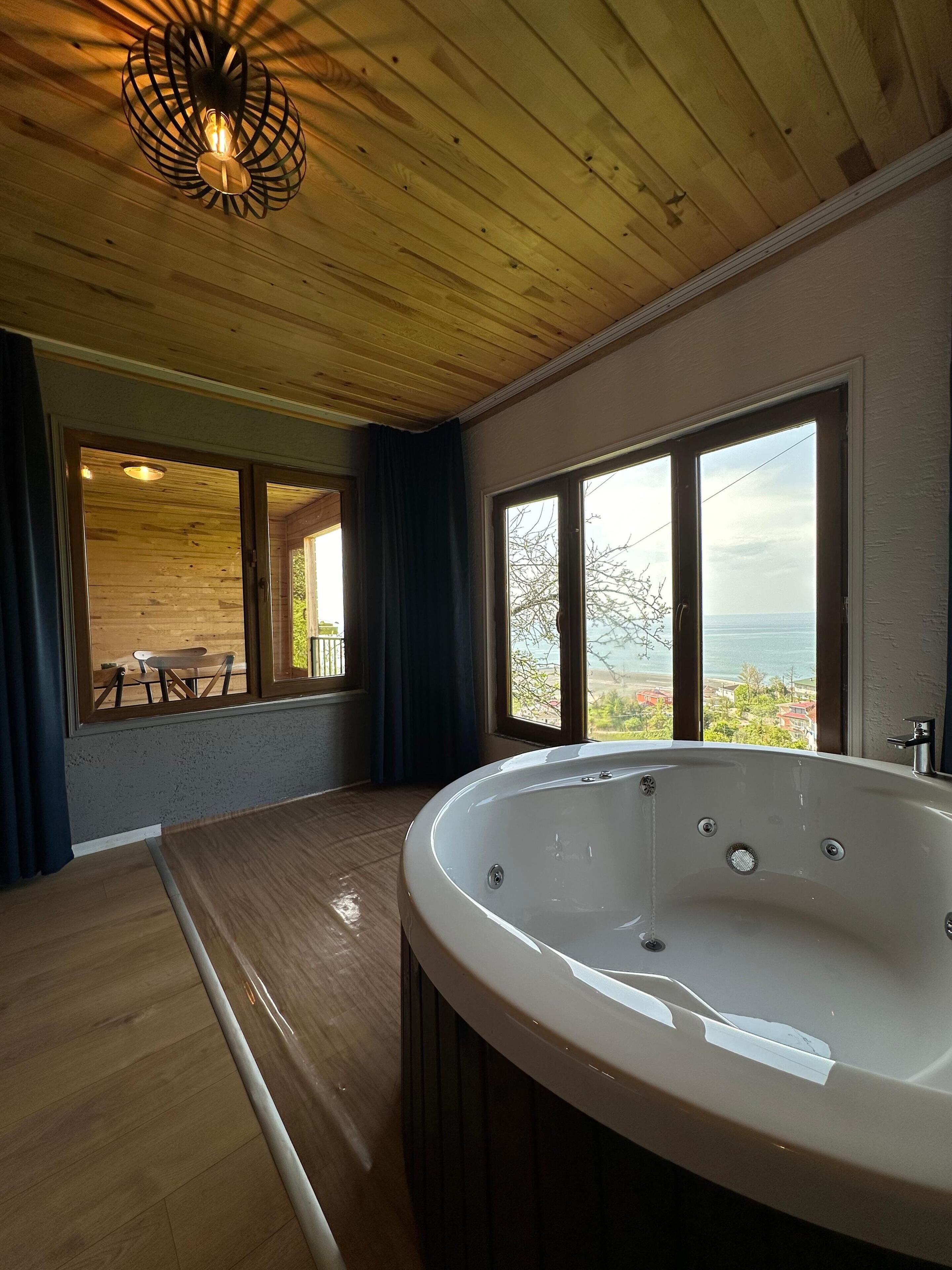 Luxury Bungalow, 3 Bedrooms, Balcony, Sea View