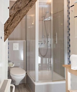 Shower, towels - Grain floor F6 Comfortable Vacation Home (St.Peter-Ording)