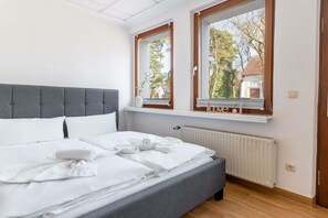 2 室のベッドルーム、WiFi (無料)