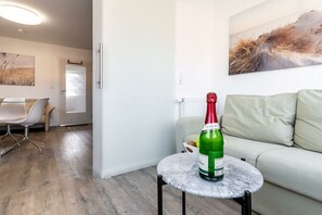 Televisor, llar de foc i estèreo