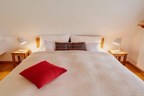 4 chambres, fer et planche à repasser, lit parapluie, Wi-Fi gratuit