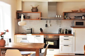 Refrigerador, horno, parrilla de estufa y lavavajillas 