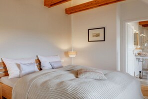 4 habitaciones, tabla de planchar con plancha y wifi gratis 