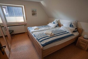 3 bedrooms, iron/ironing board, travel cot, free WiFi