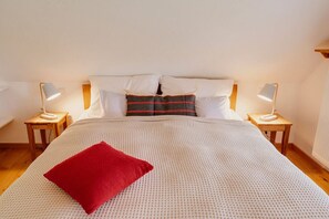 3 makuuhuonetta, silitysrauta/-lauta, vauvan matkasänky, ilmainen Wi-Fi