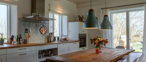 Réfrigérateur, four, plaque de cuisson, lave-vaisselle