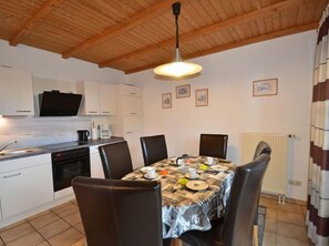 Dining - Sun, wind & waves Comfortable holiday residence (Breege)