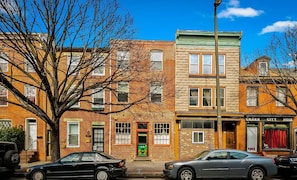 Apartment - Wyatt's Saloon Guest House 2 (Baltimore)