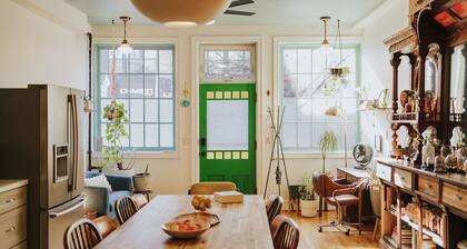 Wyatt's Saloon Guest House 2