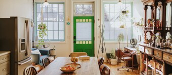 Wyatt's Saloon Guest House 2