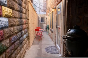 House - Wyatt's Saloon Guest House 2 (Baltimore)