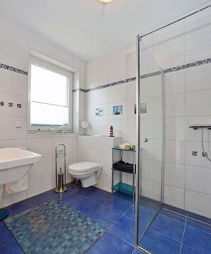 Shower, towels