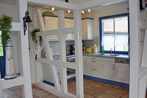 冰箱、微波炉、烤箱、炉灶