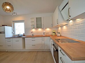 Kühlschrank, Ofen, Herdplatte, Geschirrspüler