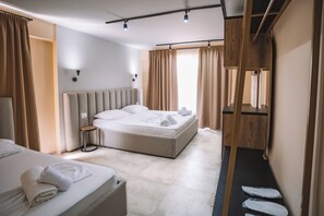 Desk, iron/ironing board, free WiFi, bed sheets - The Blue Wave Hotel (Himarë)