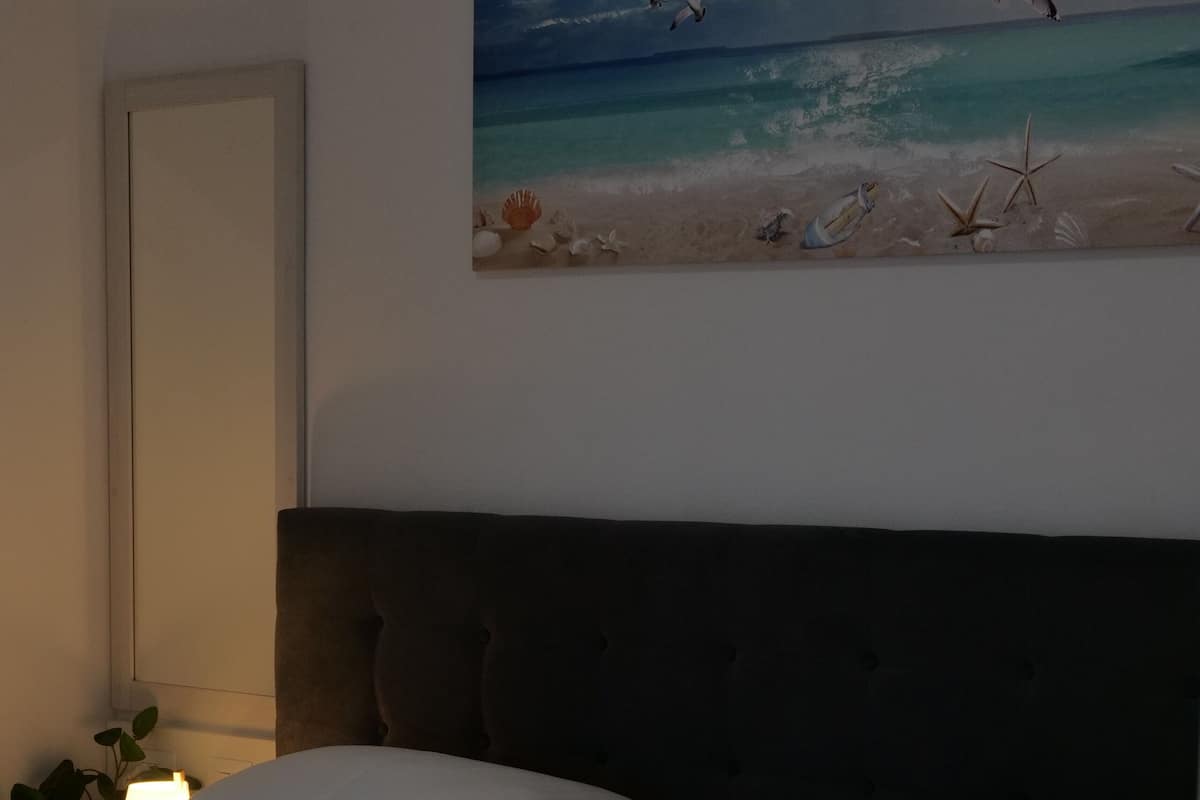 Familiesuite | Skrivebord, strykejern/-brett, wi-fi (inkludert) og sengetøy