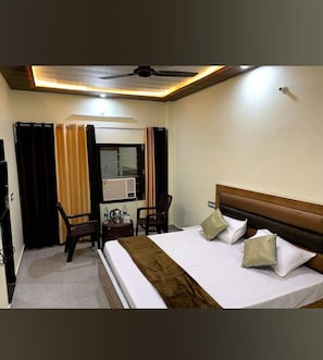 Soundproofing, free WiFi, bed sheets - Goroomgo Tapovan Residency Haridwar (Haridwar)