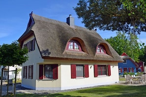 Exterior - Aalhus Comfortable holiday residence (Glowe)