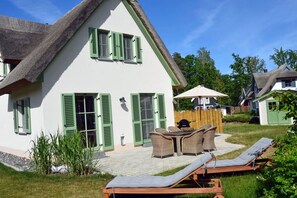 Outdoor dining - Seagrass Comfortable holiday residence (Glowe)