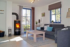 Smart-TV, Kamin, DVD-Player, Stereoanlage