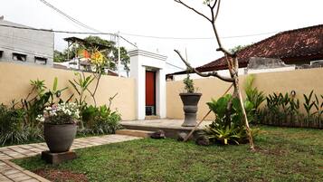 Kamar Double, Bebas Asap Rokok, pemandangan kebun | Teras/patio