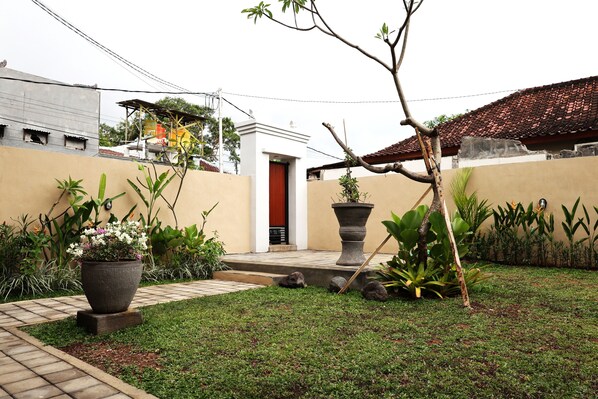 Doppelzimmer, Nichtraucher, Gartenblick | Terrasse/Patio