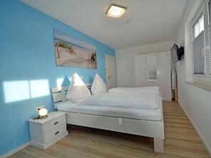 3 bedrooms, iron/ironing board, free WiFi - Sea Eagle Comfortable holiday residence (Breege, Rügen, Wittow, Ostsee)