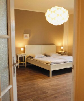 2 bedrooms, free WiFi, bed sheets - Roßplatz in the center (Leipzig)