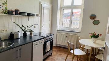 Kühlschrank, Ofen, Herdplatte, Geschirrspüler