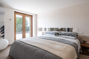 Panoramic Villa, Valley View - Villa L'Arco in Col with jacuzzi tub (Fasano)