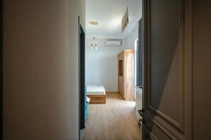 Habitació estàndard, vistes a la ciutat | 2 dormitoris, habitacions insonoritzades i wifi gratuïta 