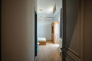 Habitació estàndard, vistes a la ciutat | 2 dormitoris, habitacions insonoritzades i wifi gratuïta