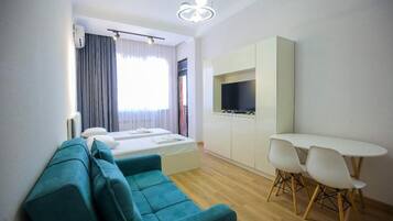 Standard Room, City View | Soundproofing, free WiFi