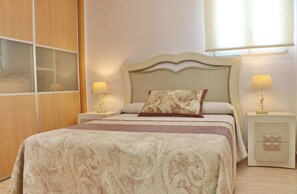 2 bedrooms, WiFi, bed sheets