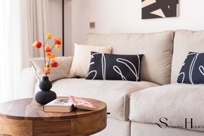 TV - 2bed beach apartment , first line lux with parking REF065 (Benalmádena)