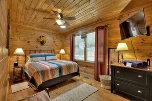 2 makuuhuonetta, työpöytä, silitysrauta/-lauta, Wi-Fi