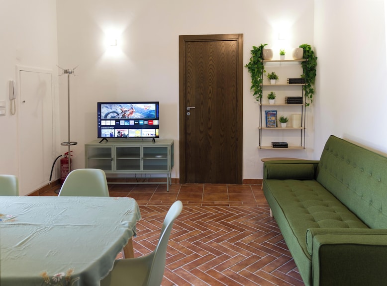 Villa Mitoyenne Indépendante En Pleine Campagne, Entourée De Verdure - Mesagne