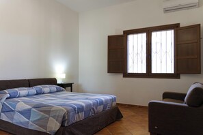 2 Schlafzimmer, Schreibtisch, Bügeleisen/Bügelbrett, kostenloses WLAN